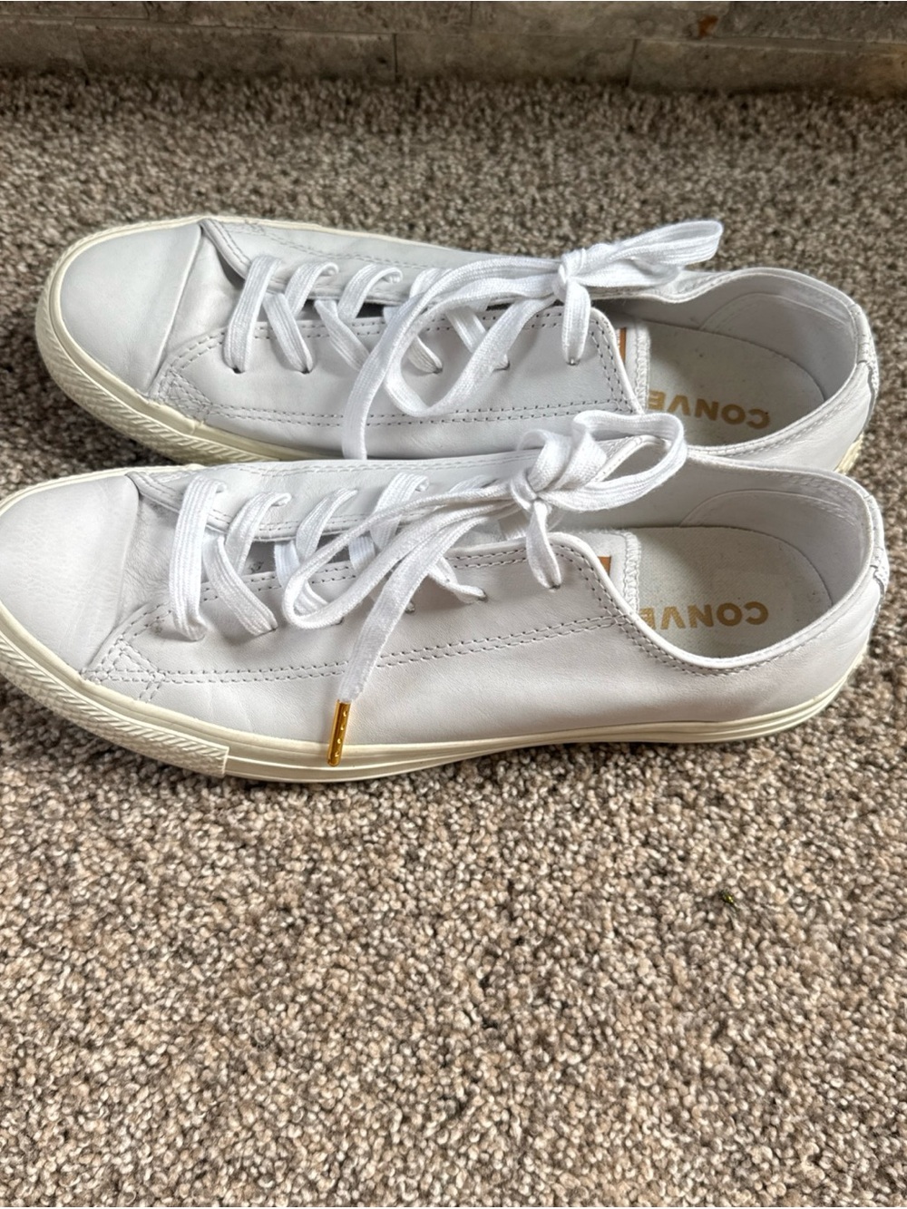 Converse All Star Women’s 9.5 Men’s 7.5 Leather White Gold Accents euc Sneakers - Picture 2 of 8